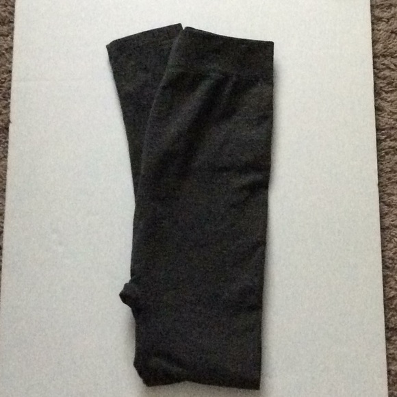 Women’s Active Leggings - Picture 2 of 4